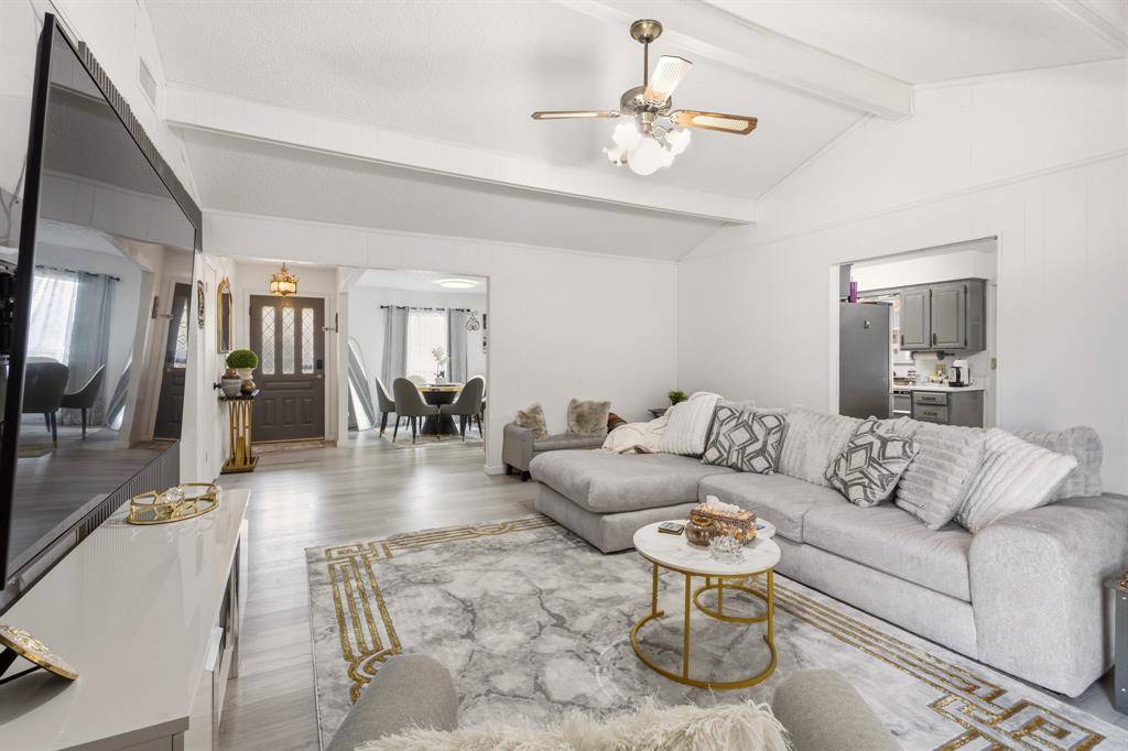 2011 Bay Oaks Drive, Arlington, TX 76012