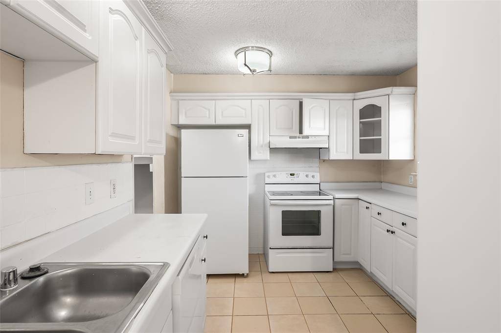 427 Arborview Drive, Garland, TX 75043