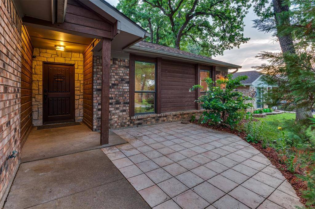 2116 Rainwood Court, Arlington, TX 76017