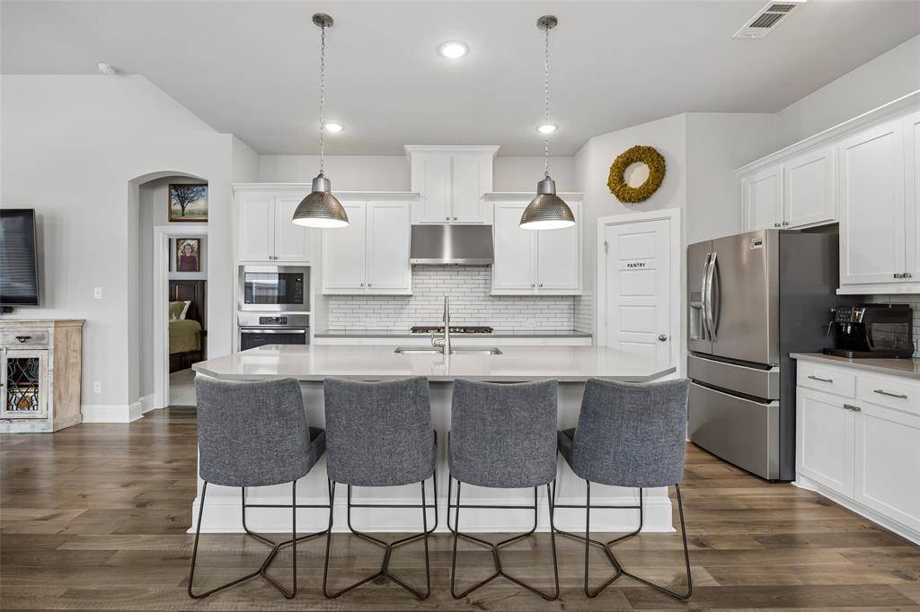 2012 Crescent Street, Fort Worth, TX 76008