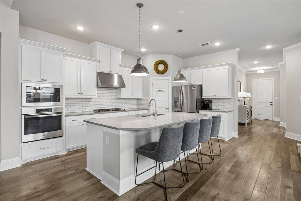 2012 Crescent Street, Fort Worth, TX 76008