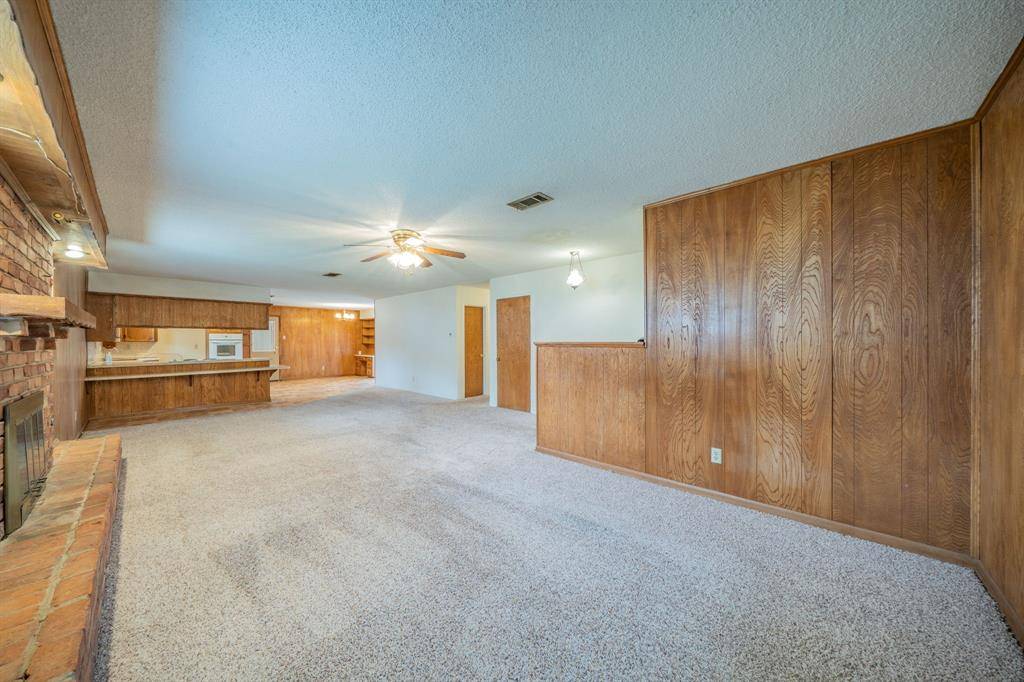 806 E Coral Way, Grand Prairie, TX 75051
