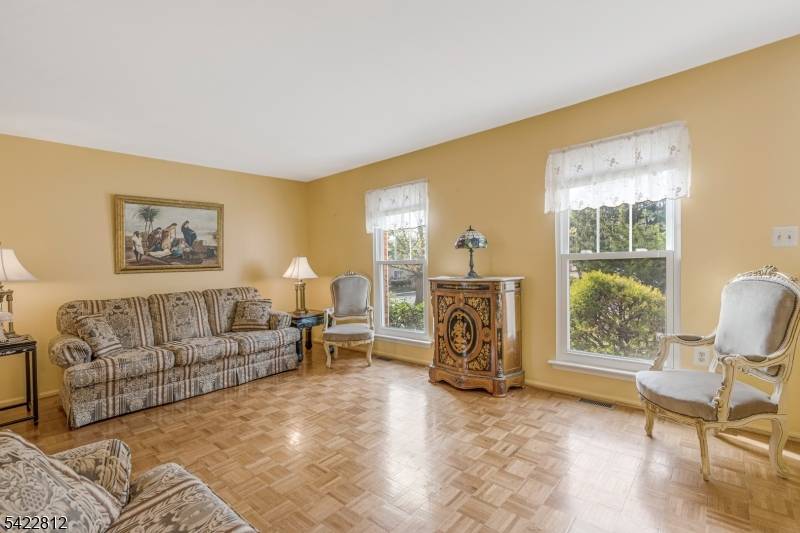 17 Denbigh Dr, Franklin Twp., NJ 08873