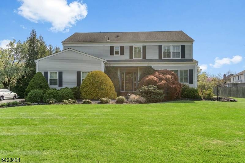 19 Daniel Dr, Hillsborough Twp., NJ 08844