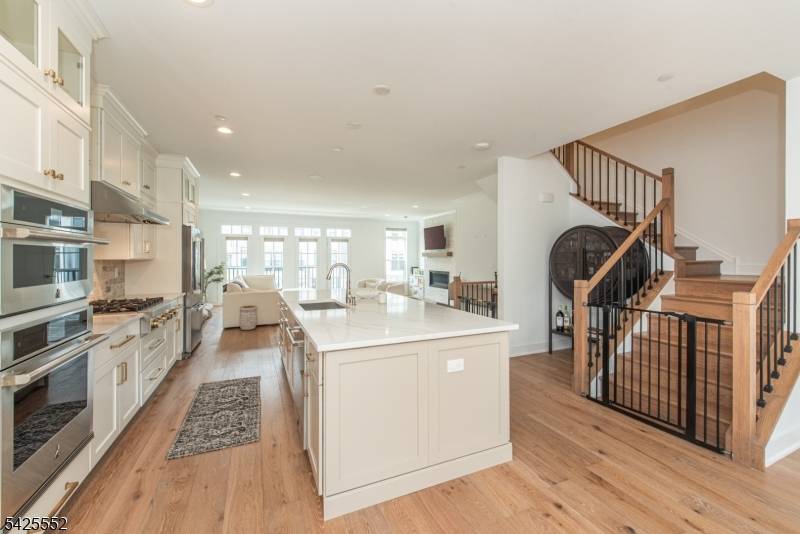 15 Cinnamon Dr, Upper Saddle River Boro, NJ 07458