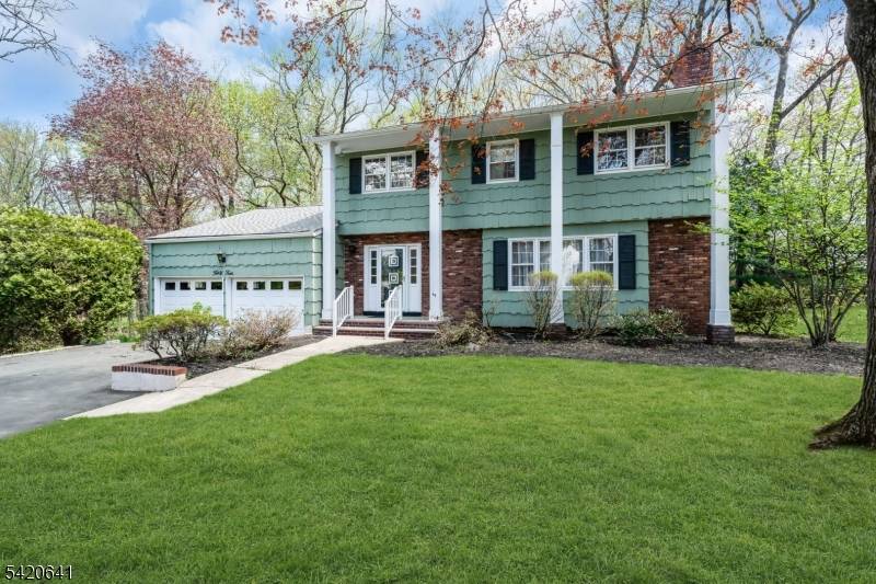 44 Manitou Cir, Westfield Town, NJ 07090