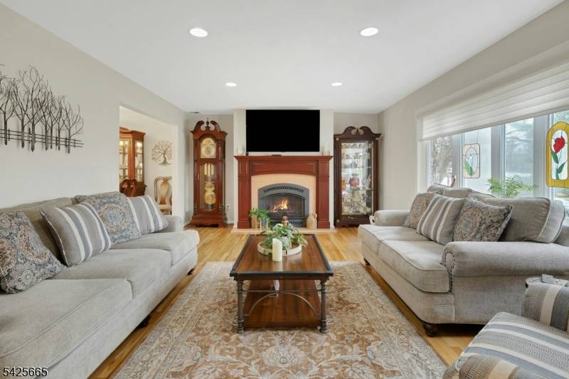 27 Howland Cir, West Caldwell Twp., NJ 07006