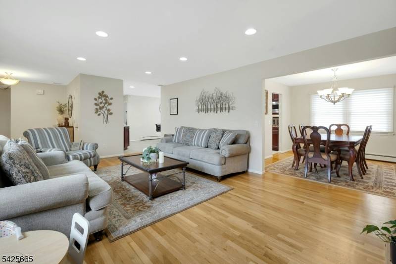 27 Howland Cir, West Caldwell Twp., NJ 07006