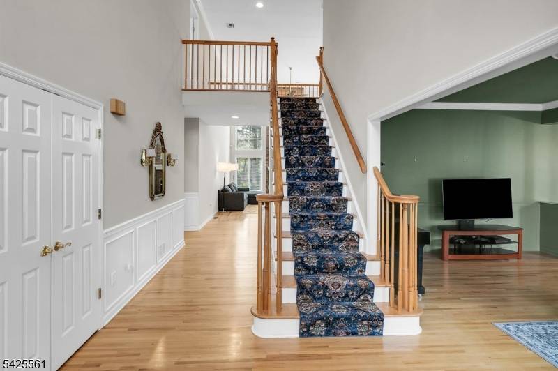 98 Bernard Dr, Bernards Twp., NJ 07920