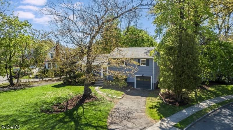 30 Bellaire Dr, Montclair Twp., NJ 07042