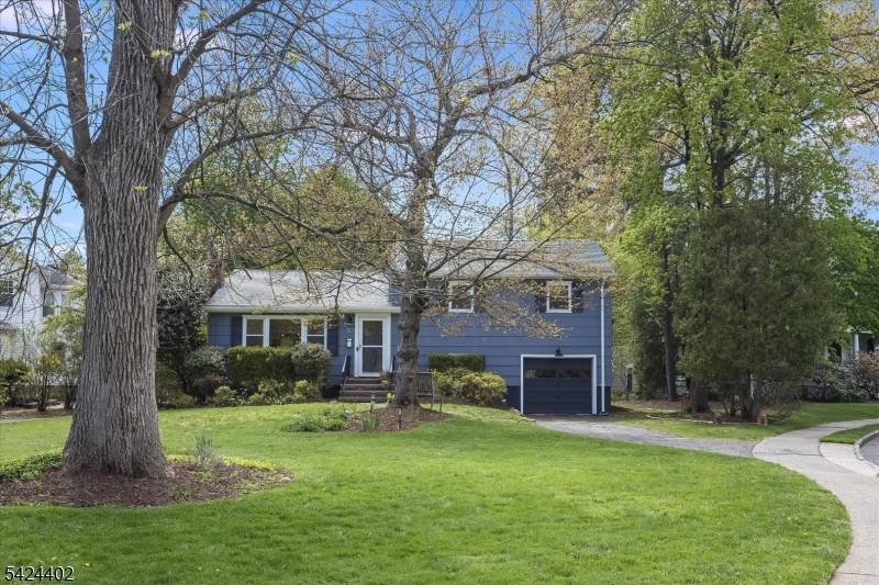 30 Bellaire Dr, Montclair Twp., NJ 07042