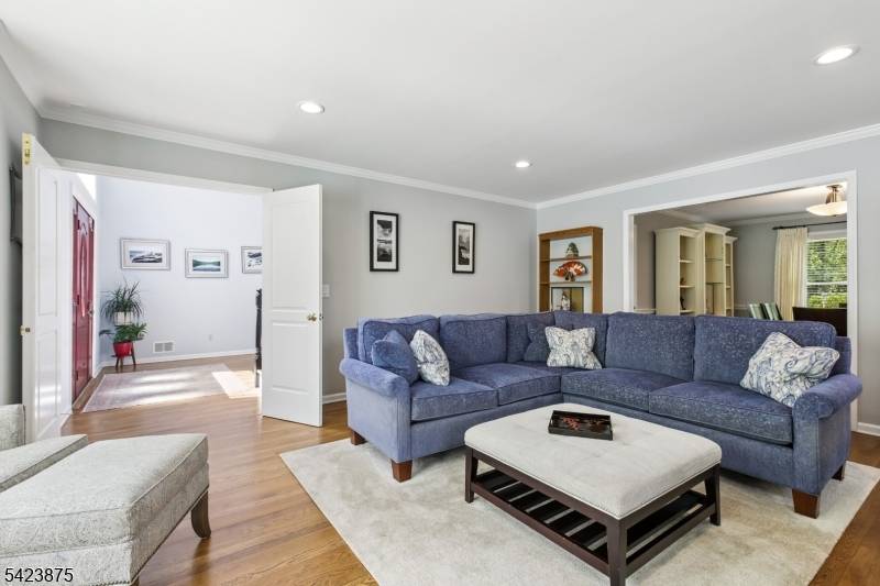 7 Blazure Dr, Bernardsville Boro, NJ 07924