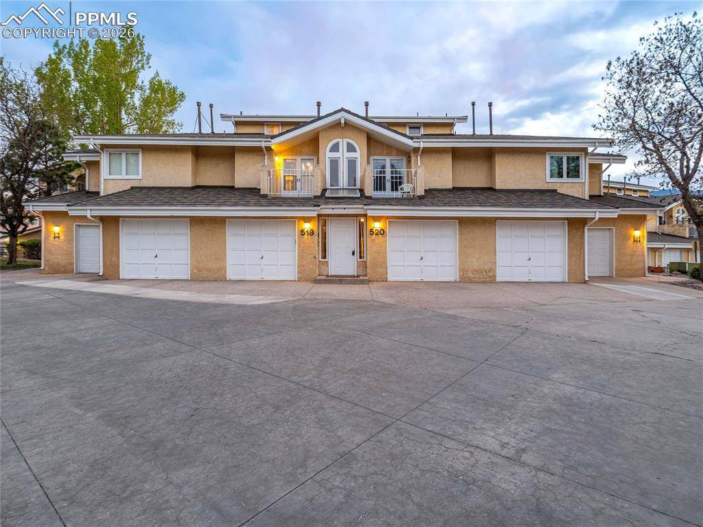 518 Observatory DR, Colorado Springs, CO 80904