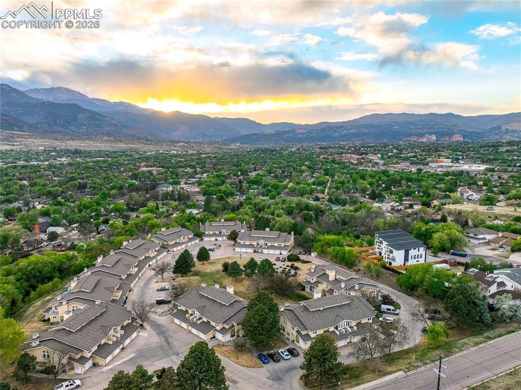 518 Observatory DR, Colorado Springs, CO 80904