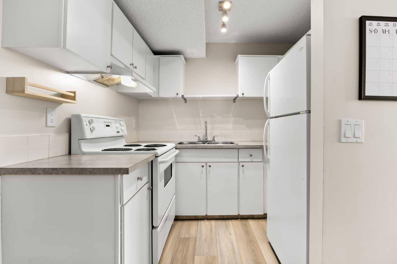 101 Big Hill WAY SE #215, Airdrie, AB T4A 1Z7