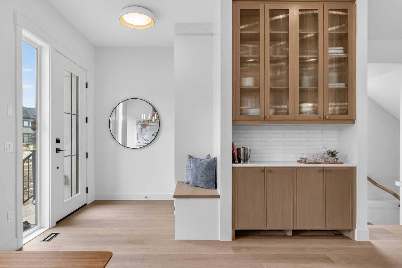 2533 2 AVE NW, Calgary, AB T2N 0H7