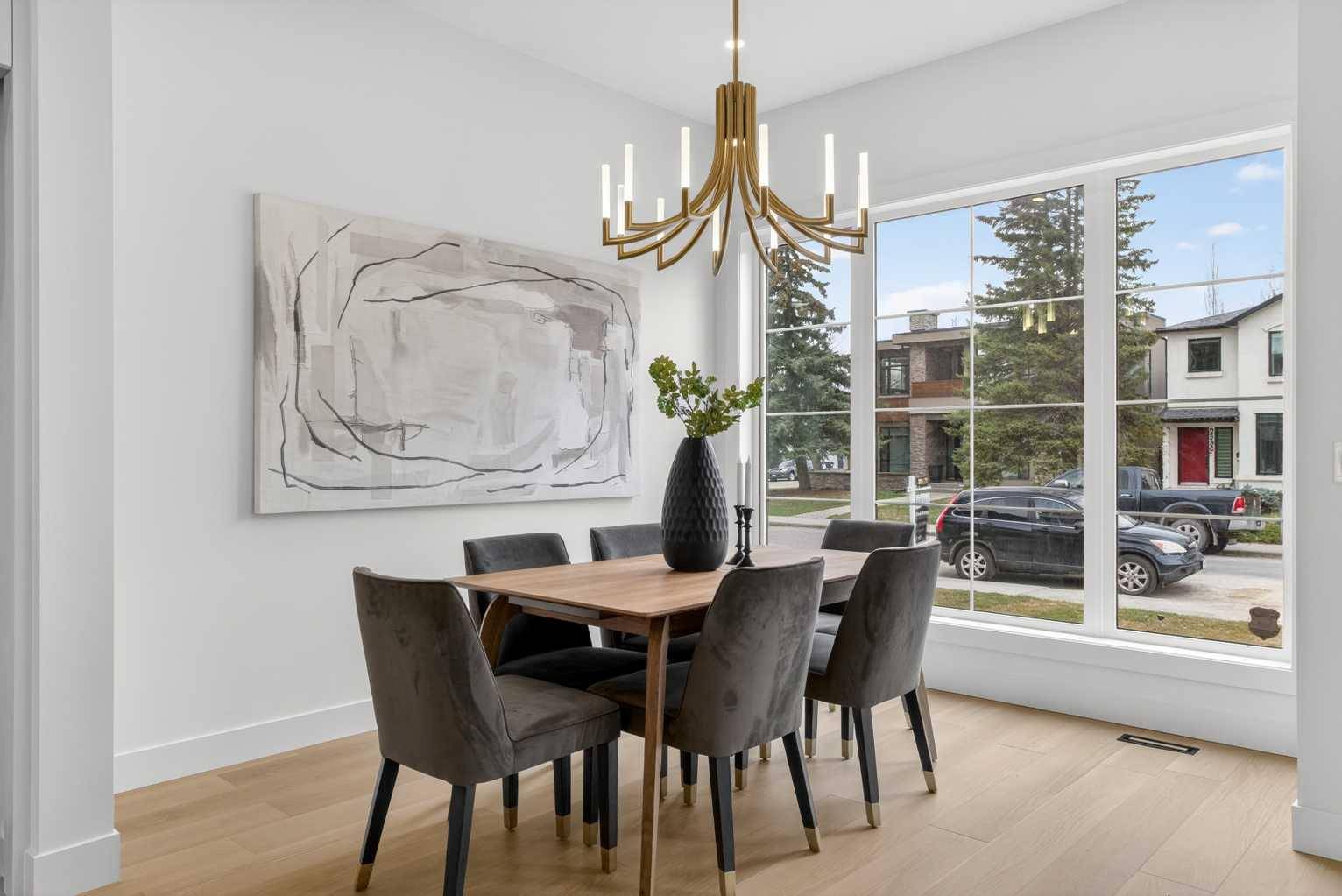 2533 2 AVE NW, Calgary, AB T2N 0H7