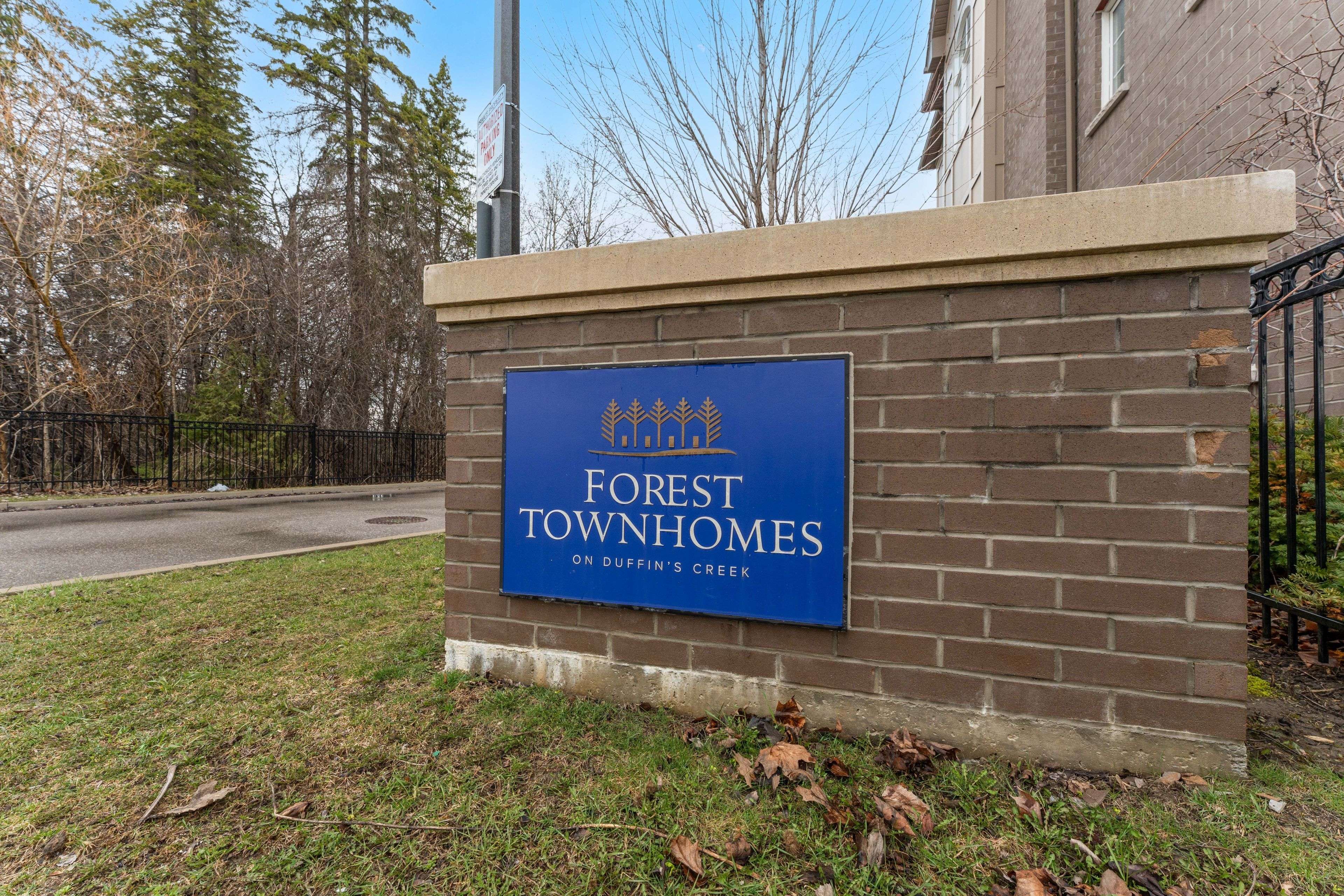 206 London LN, Ajax, ON L1T 0N5