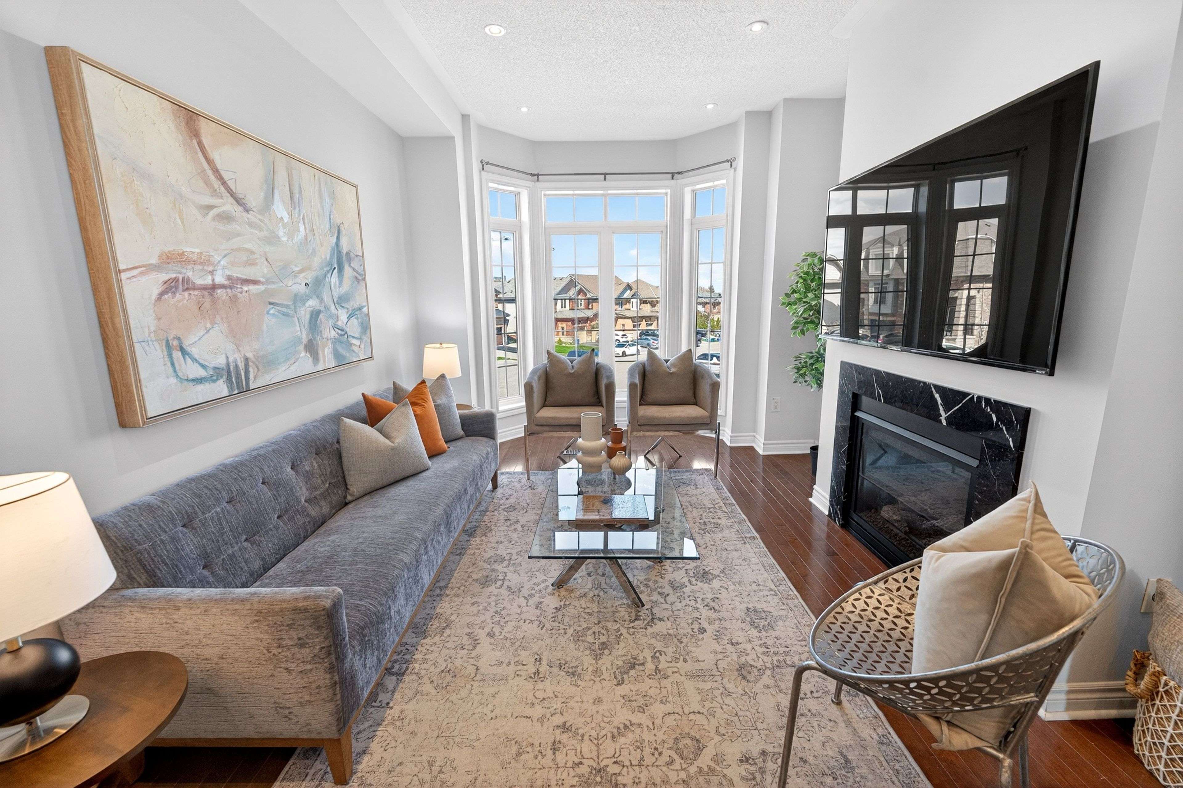 41 Horton ST, Ajax, ON L1Z 1E3