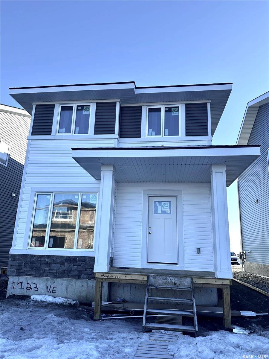 1123 Camden GARDENS, White City, SK S4L 0G1