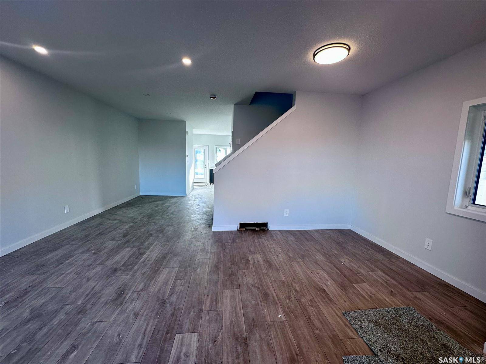 1123 Camden GARDENS, White City, SK S4L 0G1