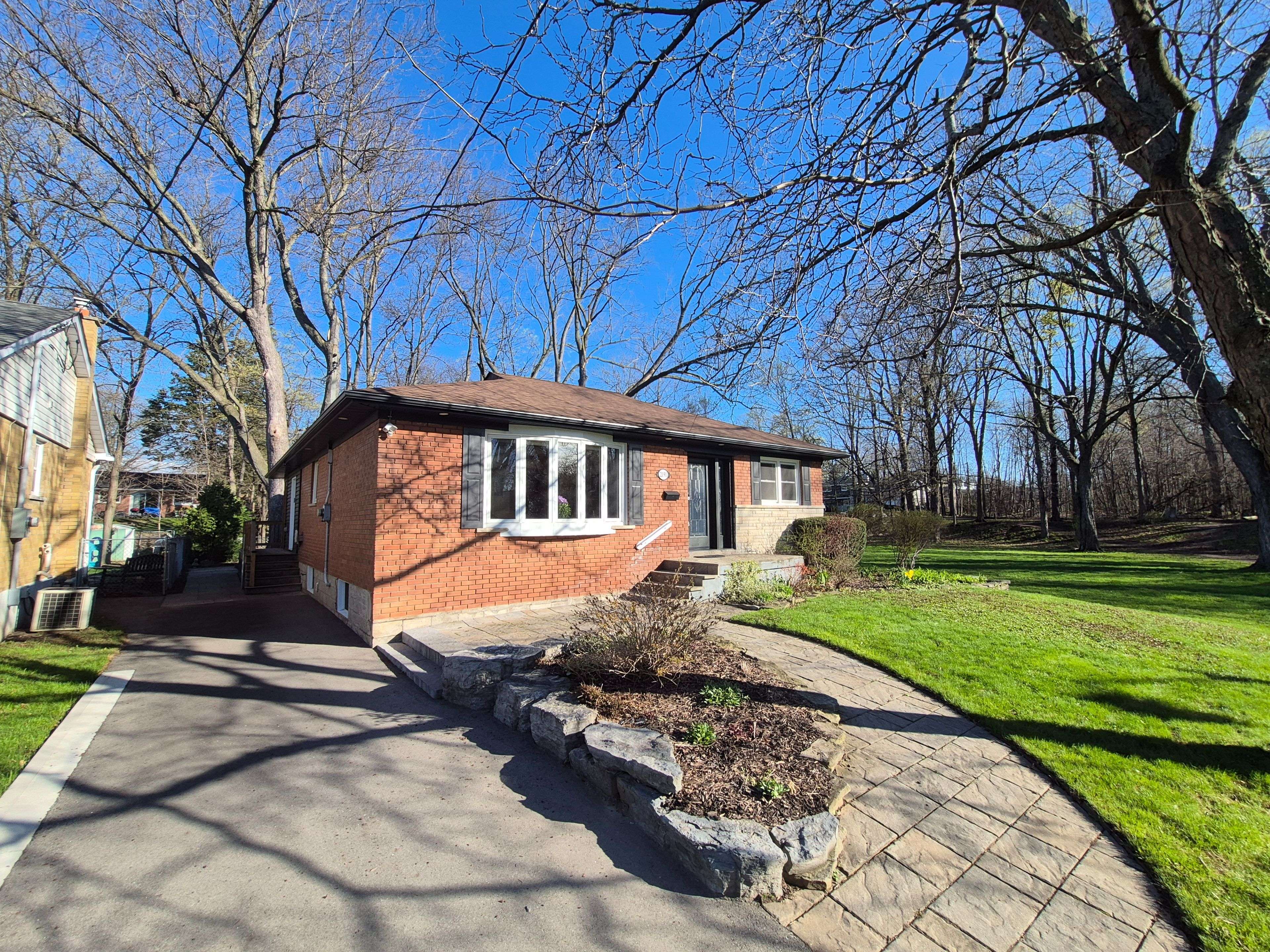 2191 Mount Royal AVE, Burlington, ON L7P 1R7