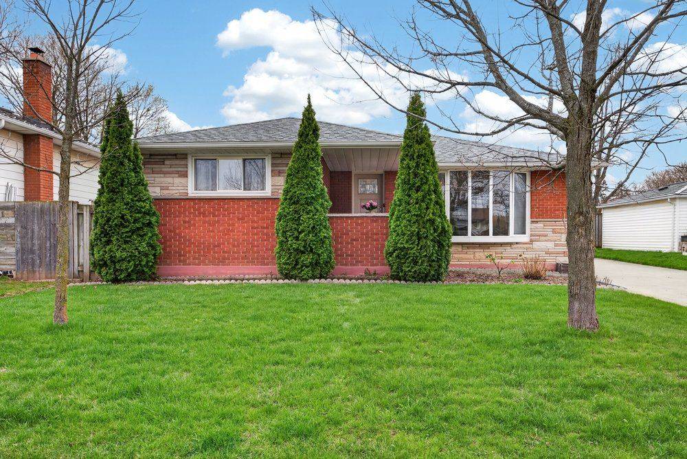 1502 Barker AVE, Burlington, ON L7P 2R4