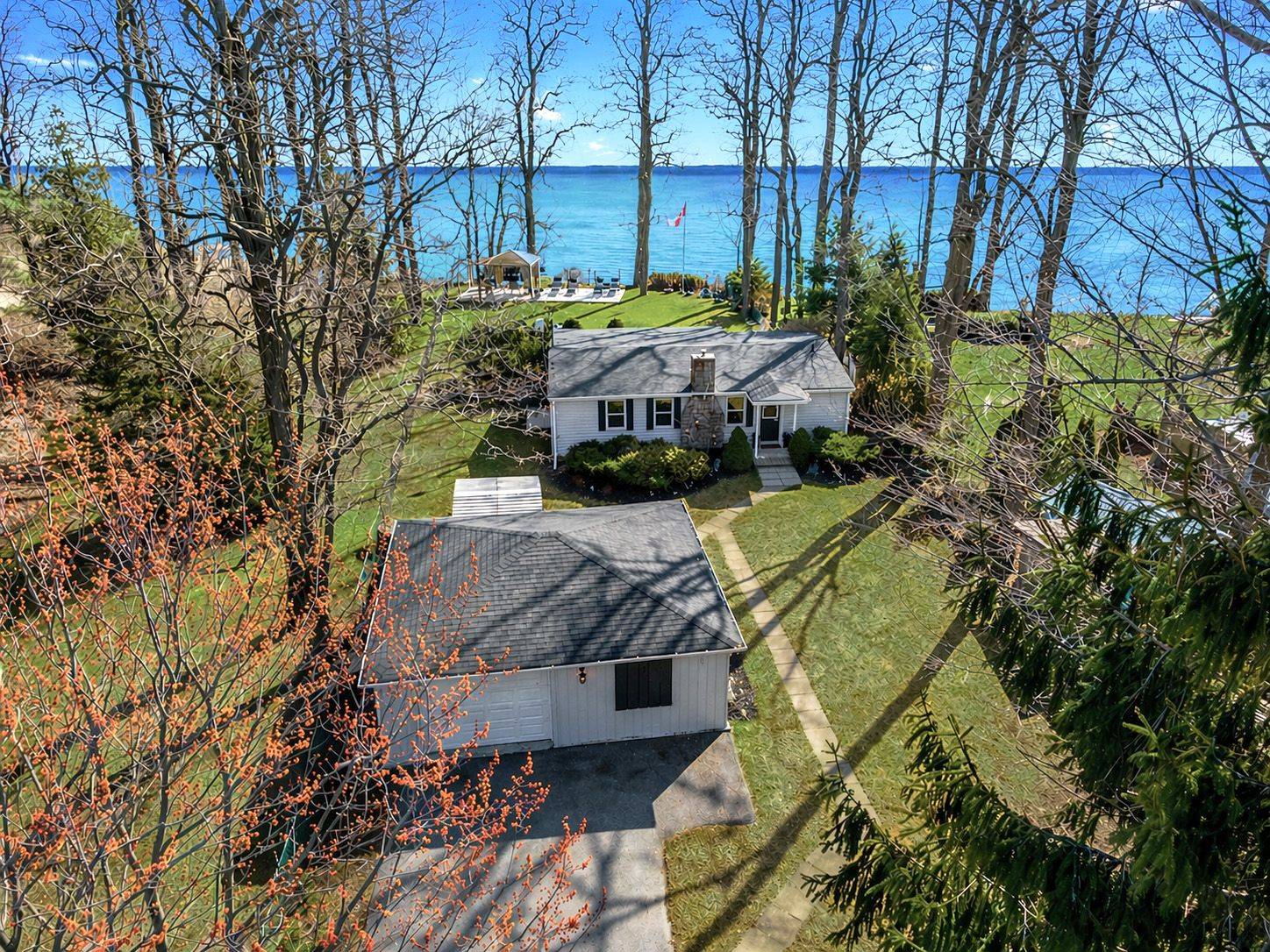 113 Victoria Beach RD, Cramahe, ON K0K 1S0