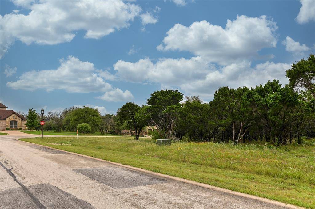 8001 SCOTSCRAIG Drive, Cleburne, TX 76033