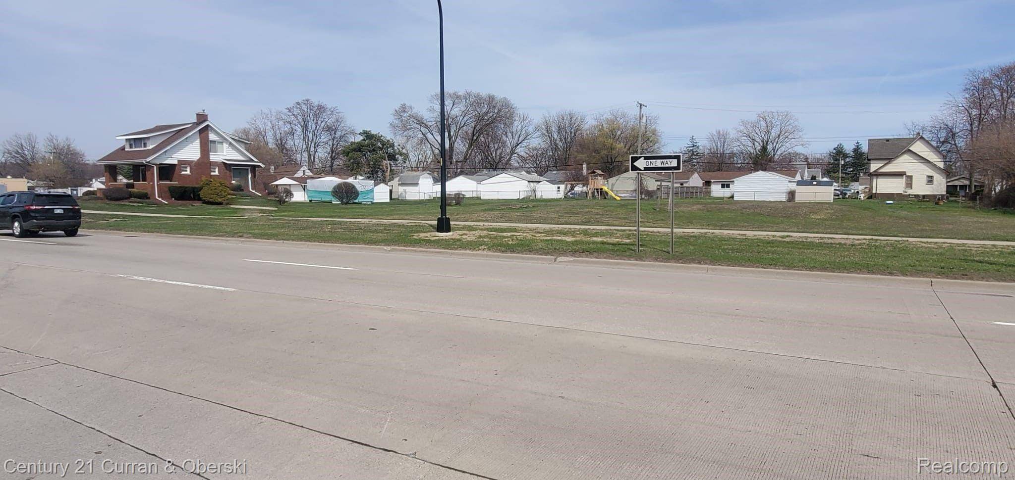 14447 TELEGRAPH RD, Taylor, MI 48180