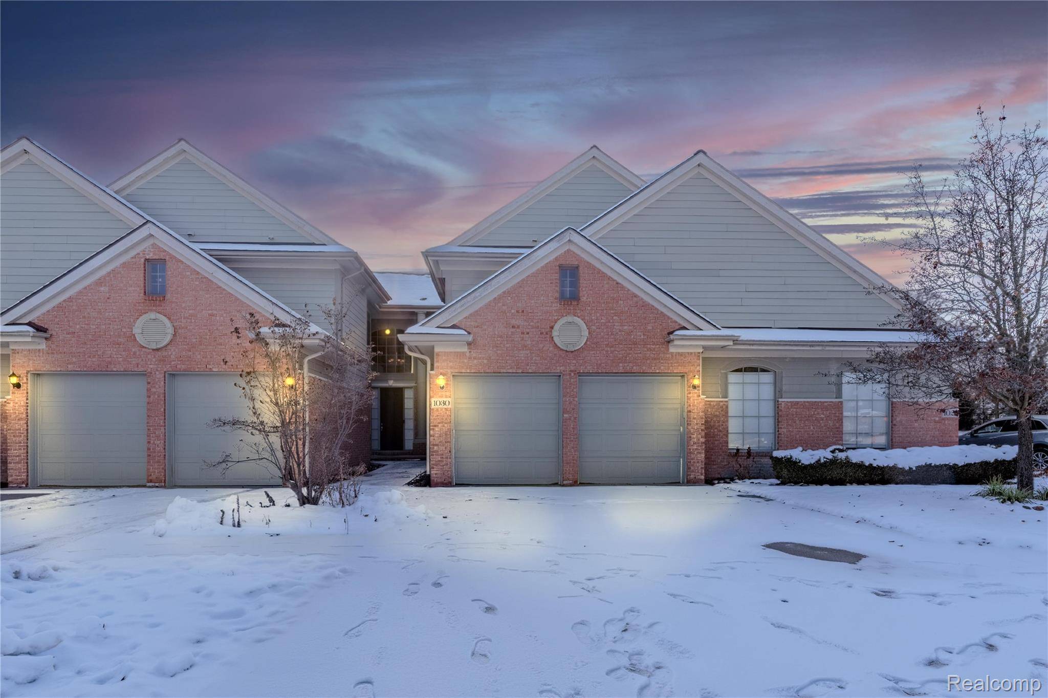 1030 Lorenzo CT, Troy, MI 48085