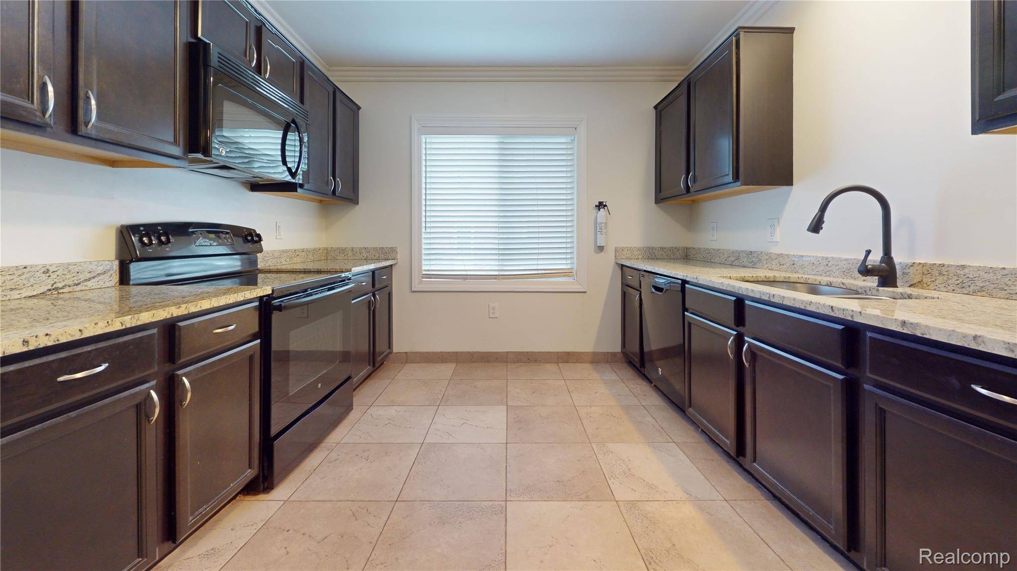 485 Neff RD, Grosse Pointe, MI 48230