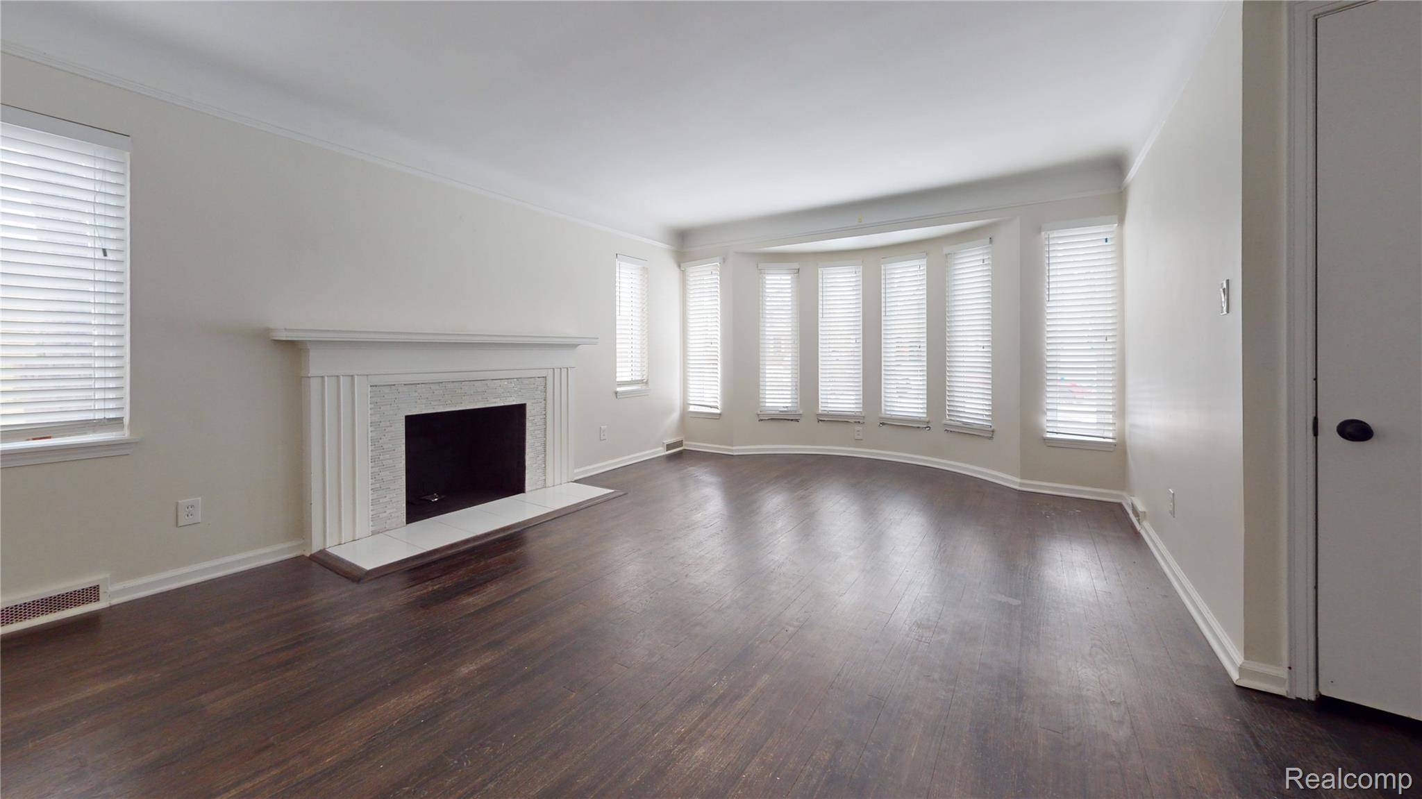 485 Neff RD, Grosse Pointe, MI 48230