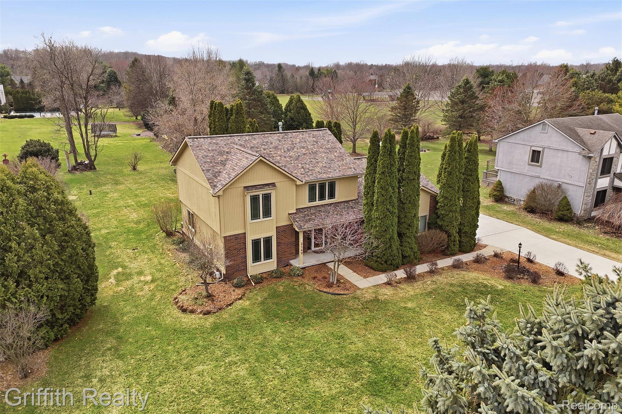 2142 Cumberland DR, Brighton Township, MI 48114