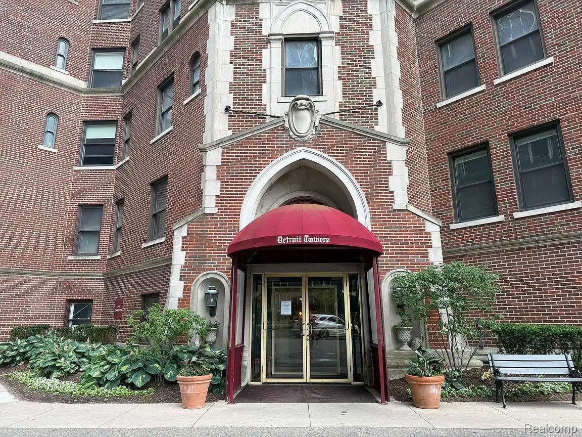 8162 E Jefferson AVE #M-B, Detroit, MI 48214