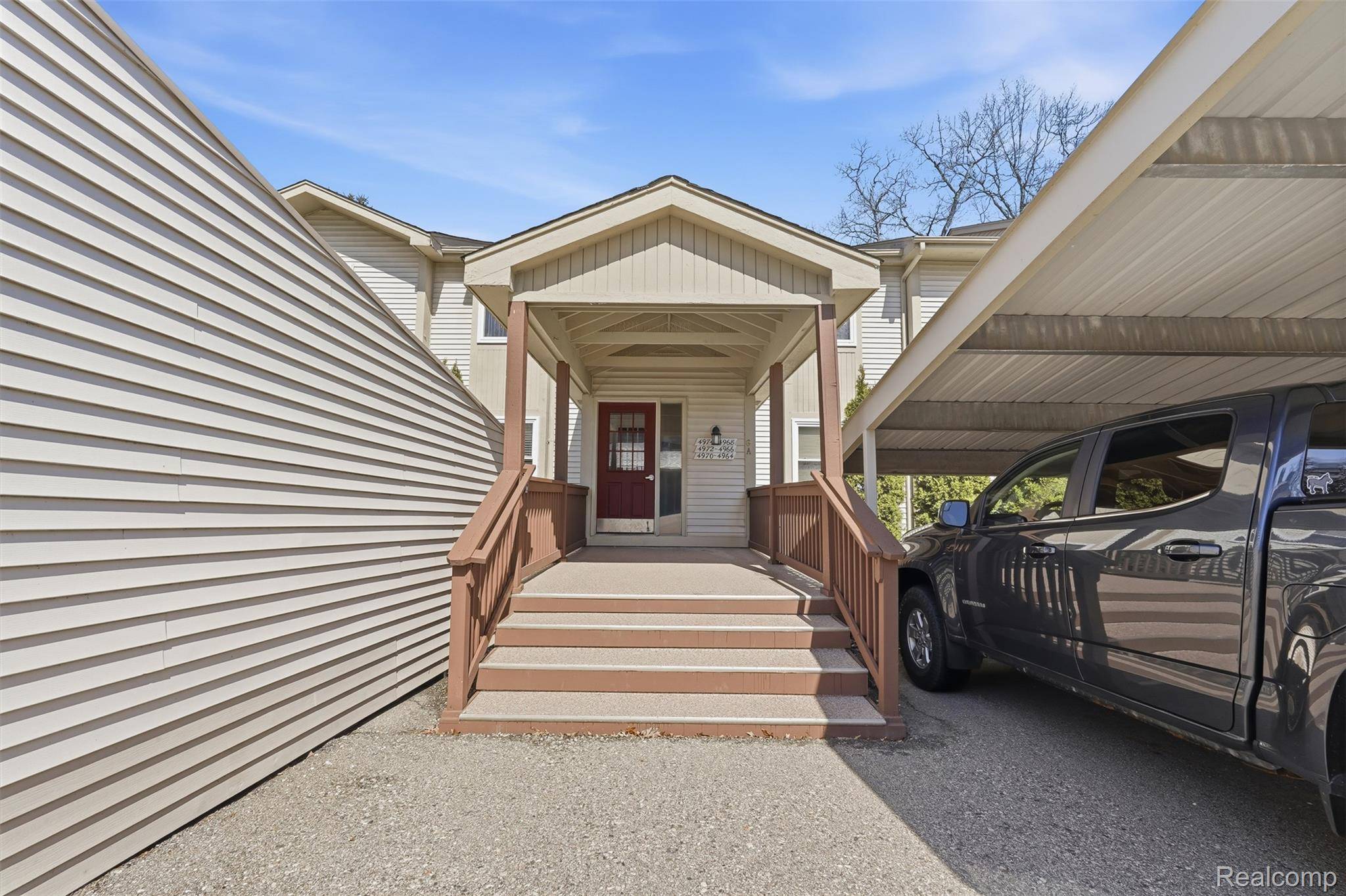 4964 Oak Hill DR, Waterford Charter Township, MI 48329