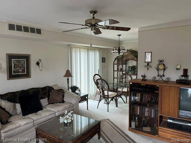 41292 N Woodbury Green DR, Van Buren Charter Township, MI 48111