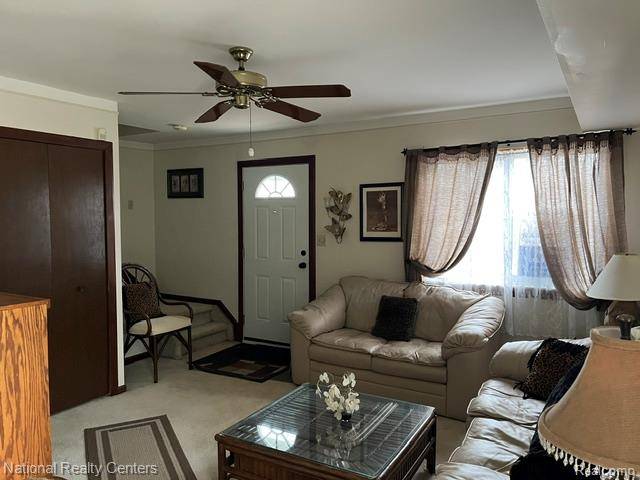 41292 N Woodbury Green DR, Van Buren Charter Township, MI 48111