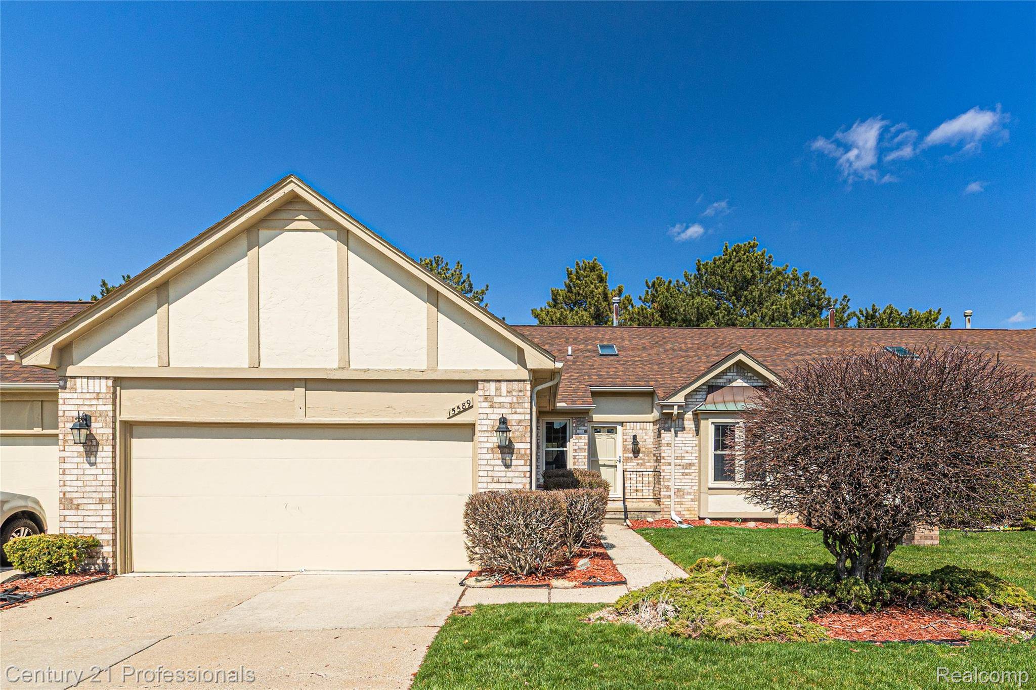 15589 Heather Ridge TRL, Clinton Charter Township, MI 48038