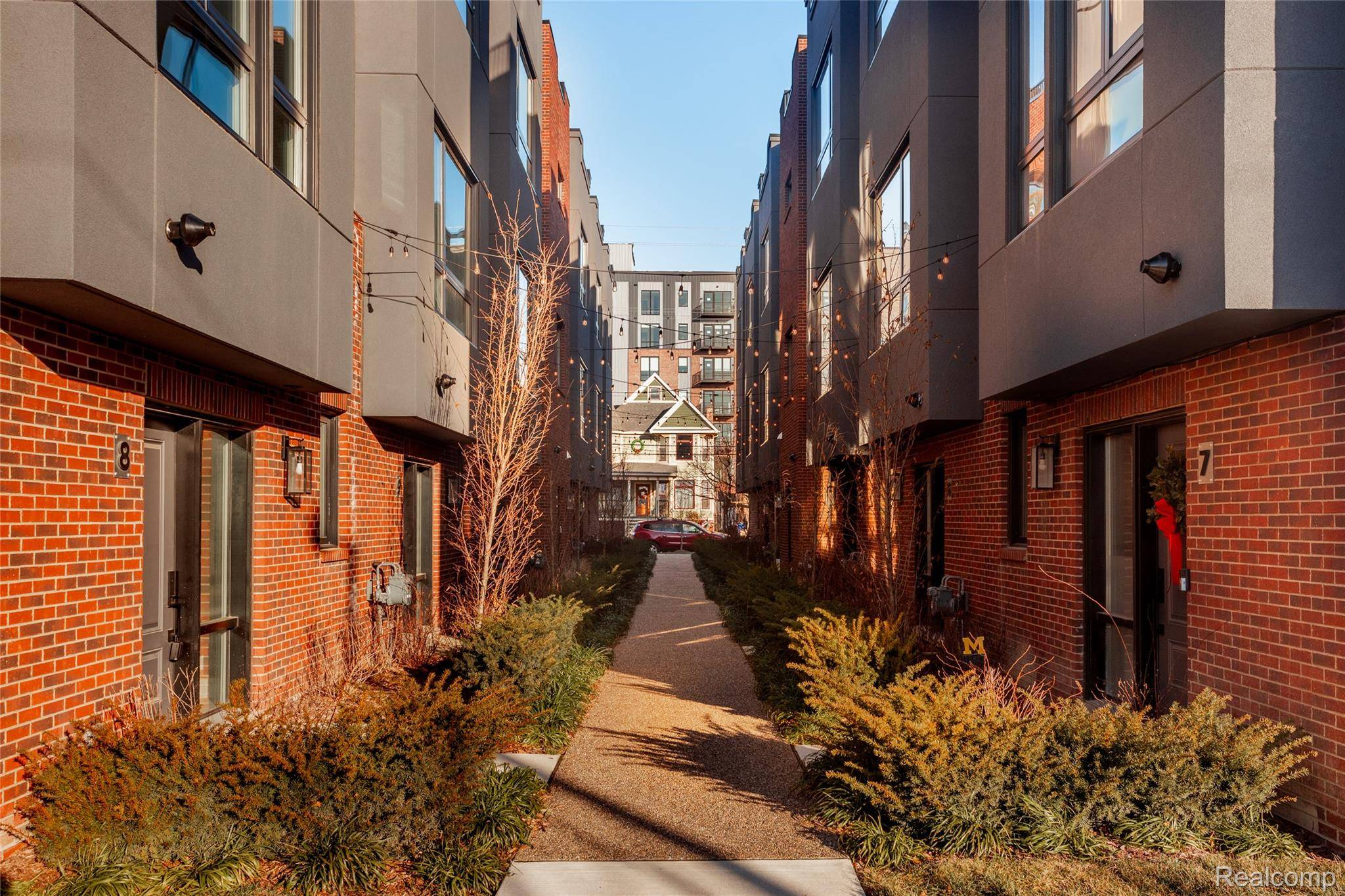 2037 11th ST #7, Detroit, MI 48216