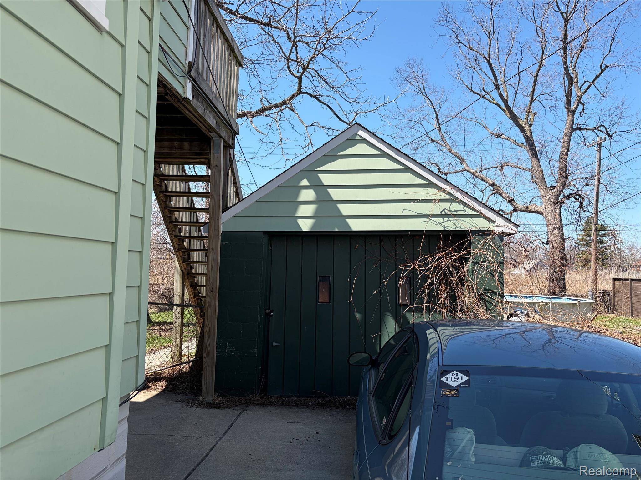 300 2nd ST, Wyandotte, MI 48192