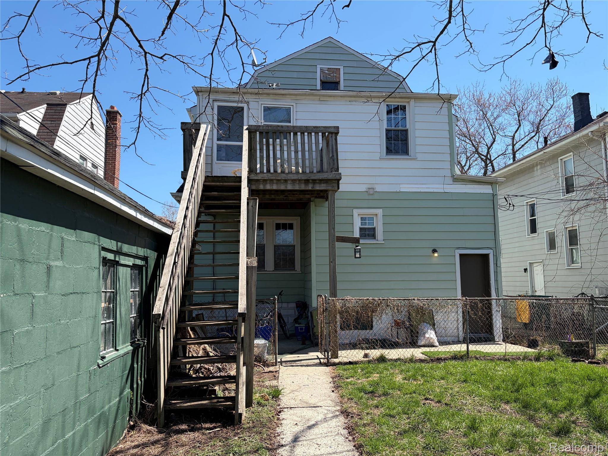 300 2nd ST, Wyandotte, MI 48192