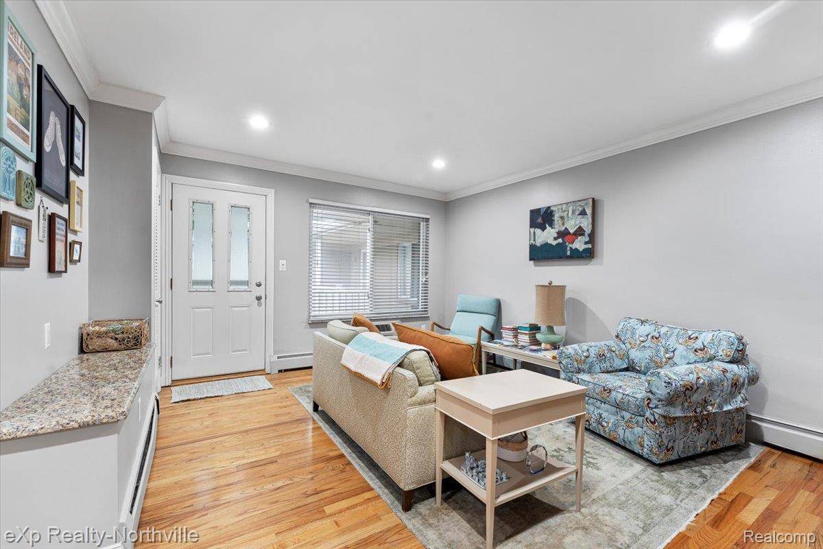 475 S Adams RD, Birmingham, MI 48009