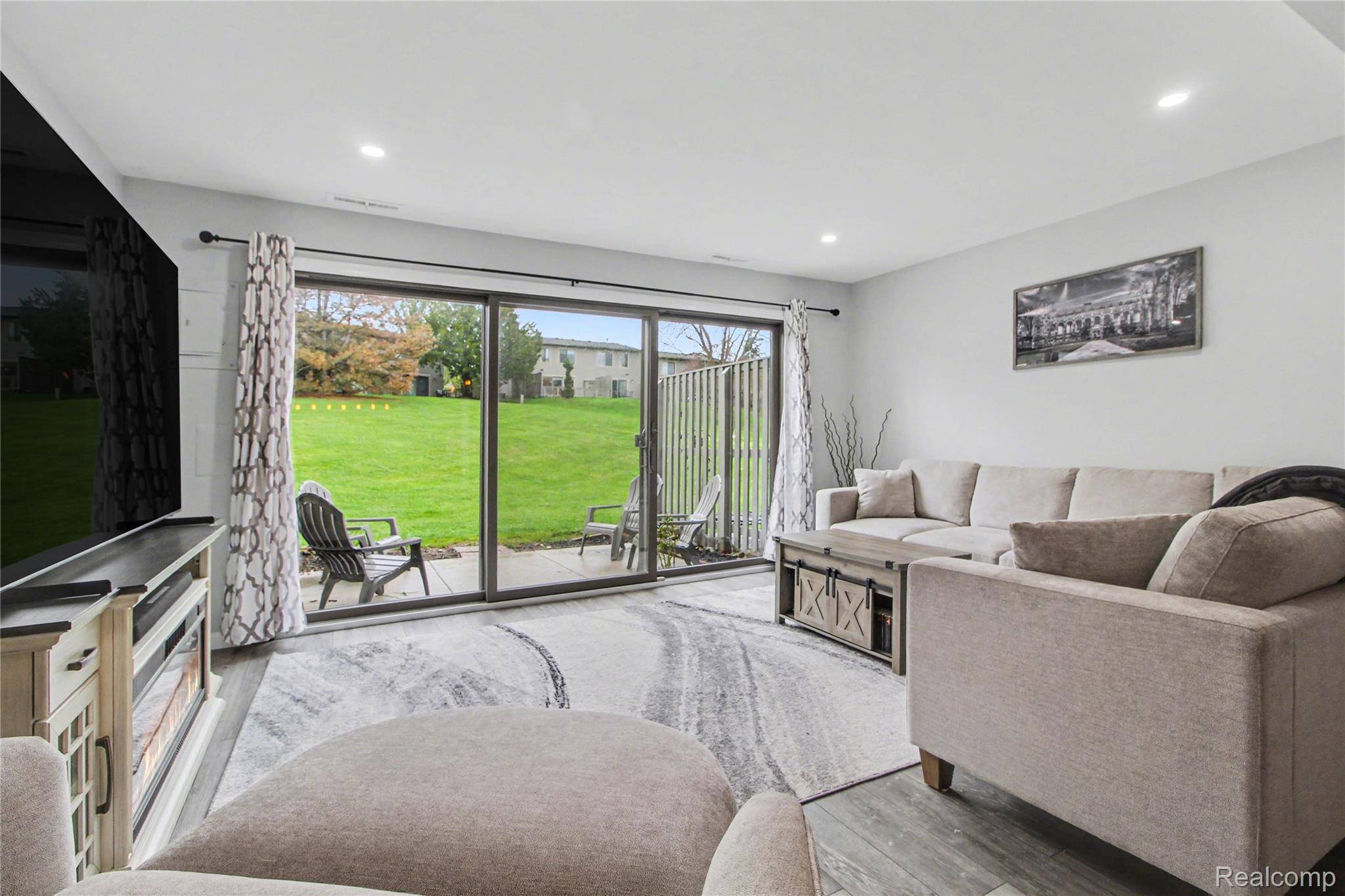 798 Peninsula CT, Ann Arbor, MI 48105