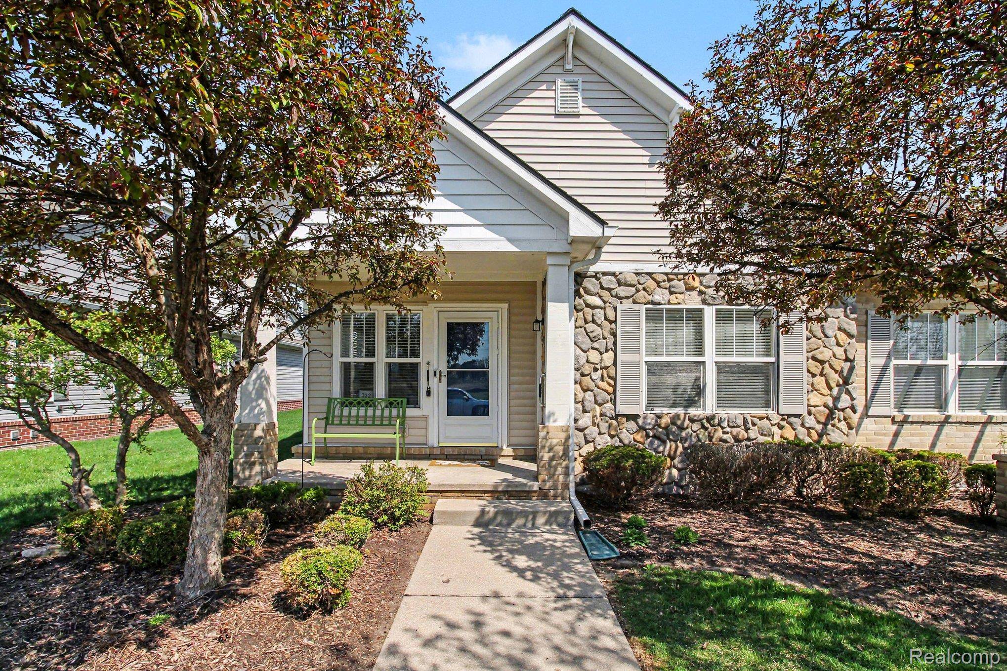 332 Brigg ST, Howell, MI 48855