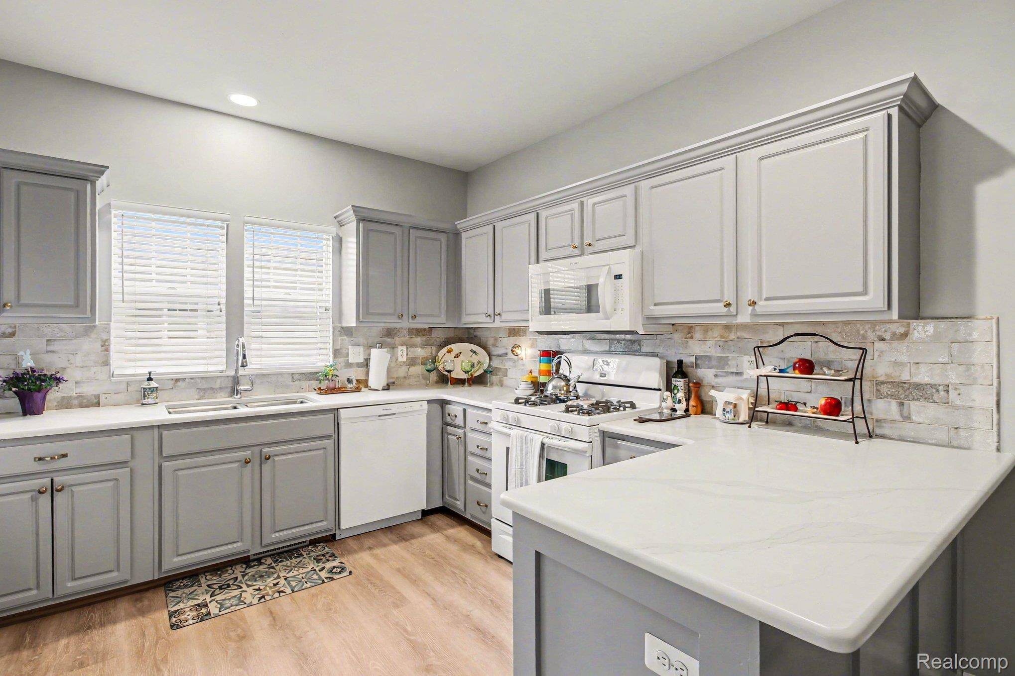 332 Brigg ST, Howell, MI 48855