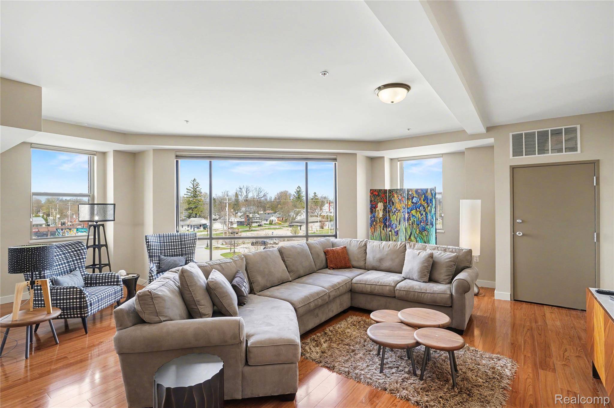 134 N Leroy ST, Fenton, MI 48430