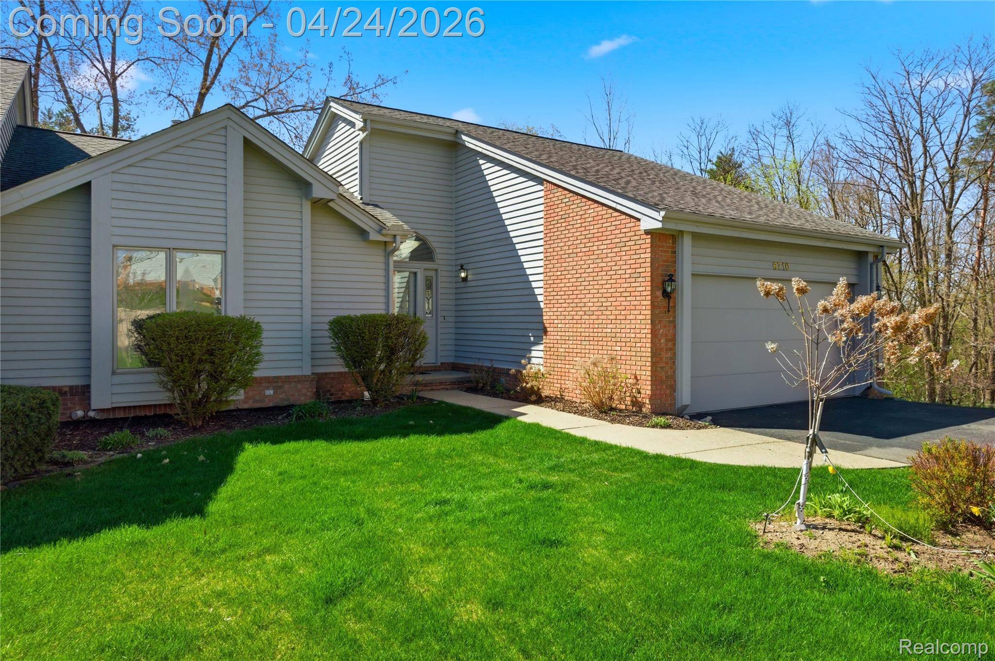 6710 Ridgeview DR, Independence Charter Township, MI 48346