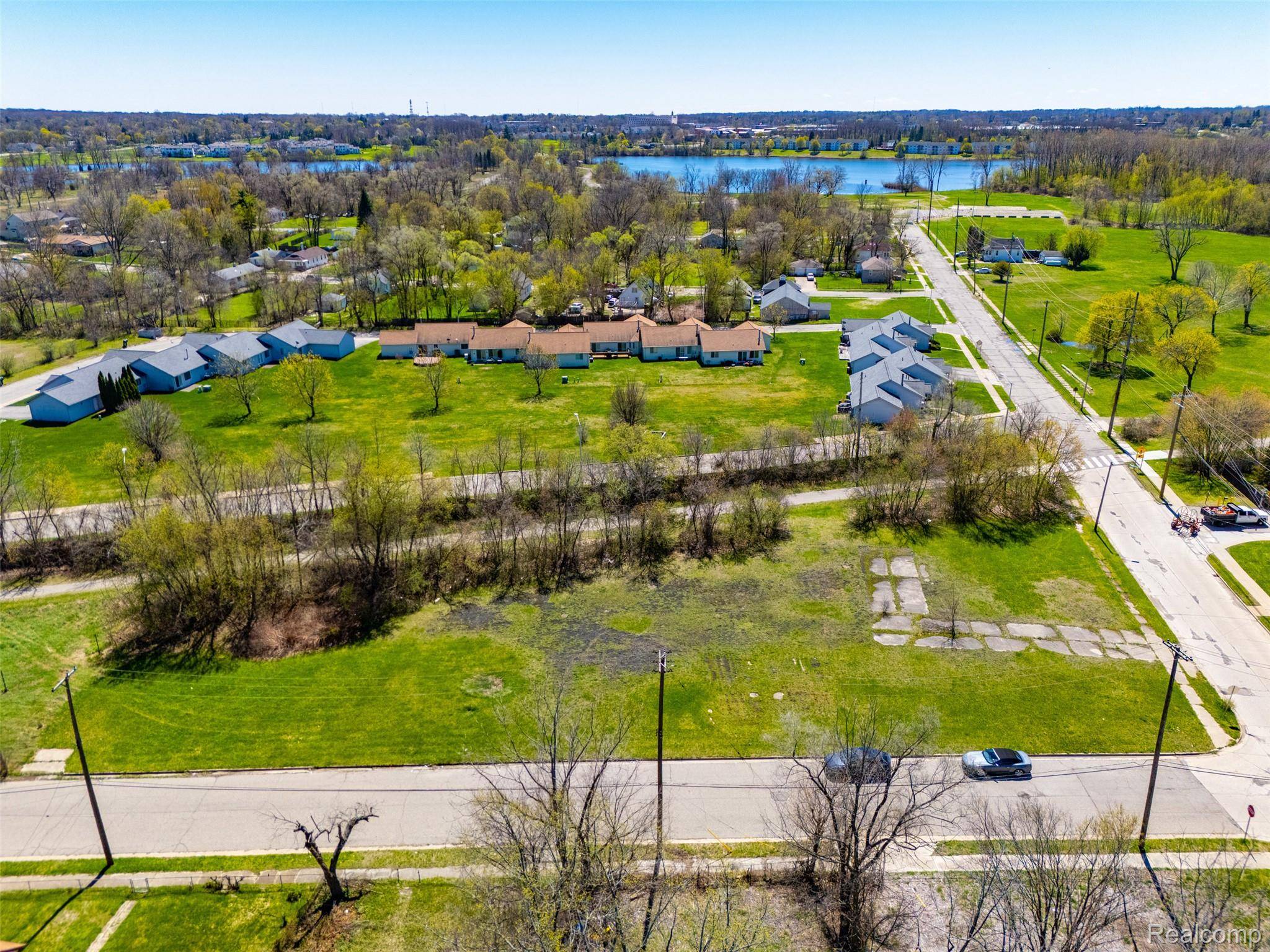 91 Lake ST, Pontiac, MI 48341