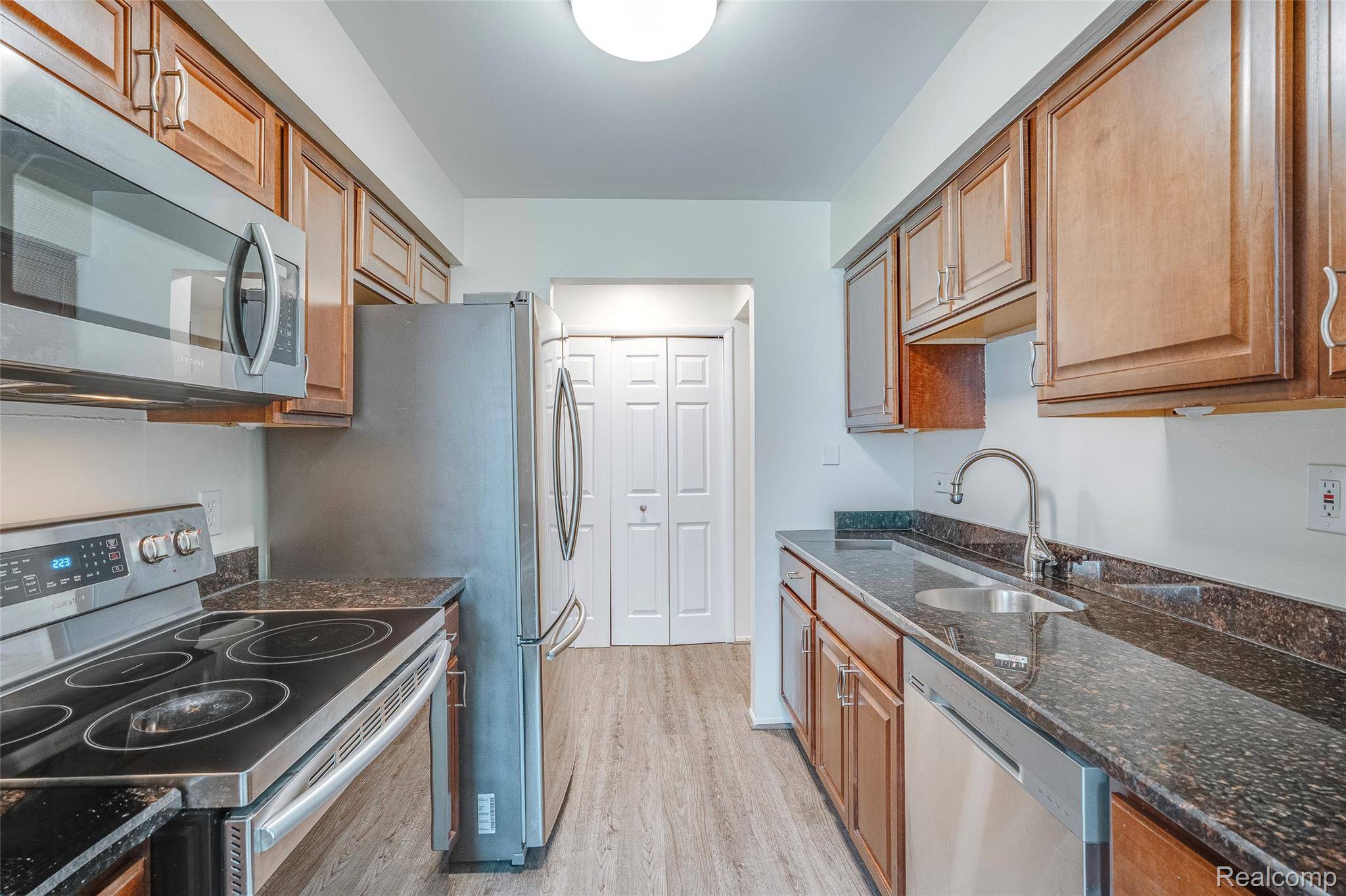 29860 W 12 Mile RD #604, Farmington Hills, MI 48334